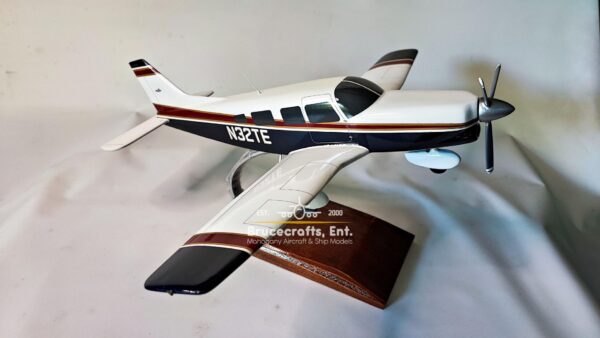 Piper Saratoga II Aircraft with detailed craftsmanship.